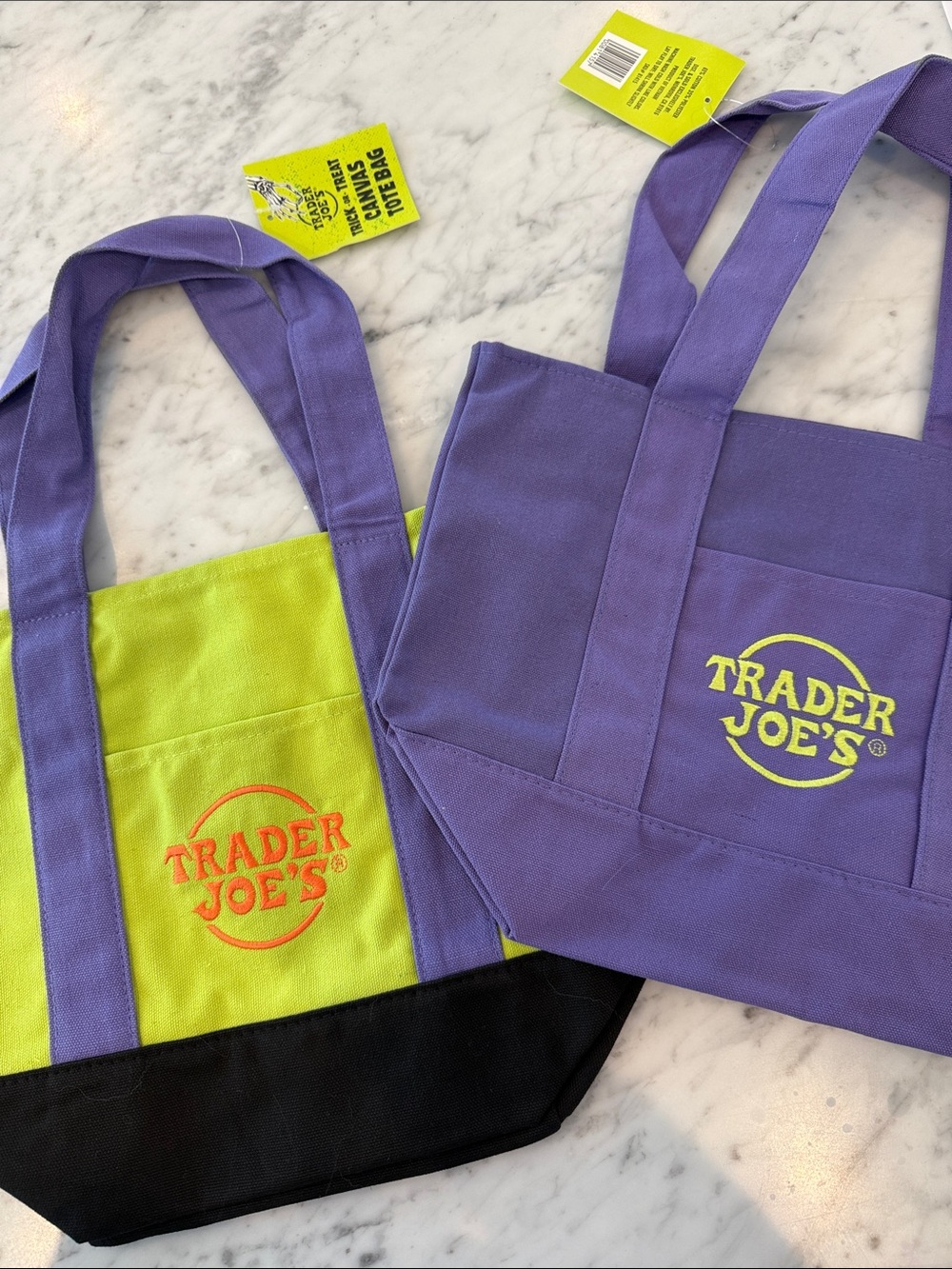 🎃 (2) LIMITED EDITION HALLOWEEN TRADER JOES TOTES 🎃
